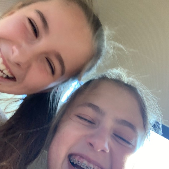 Meet your Posher, Julia - Picture 3 of 3